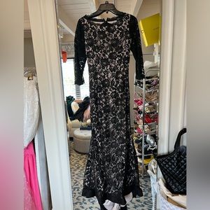 Venus couture black lace longer train in back size 6 worn once